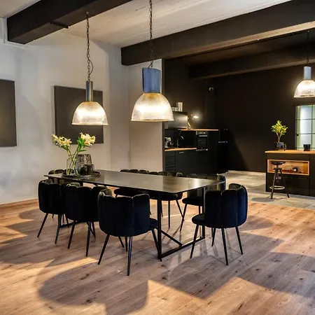 Design Loft - 200qm2 - Heimkino - Bestlage - Parkplatz