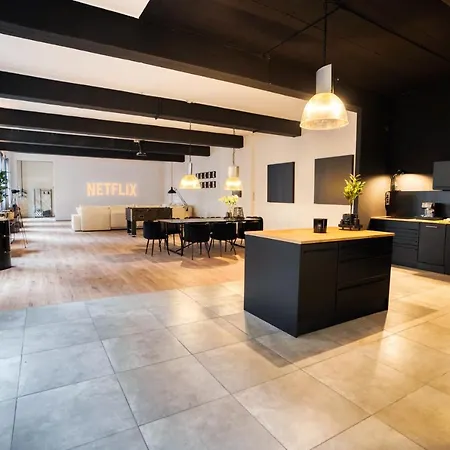 Design Loft - 200qm2 - Heimkino - Bestlage - Parkplatz Apartment *