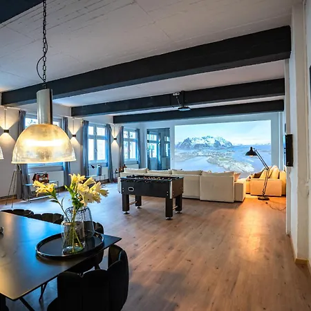 Design Loft - 200qm2 - Heimkino - Bestlage - Parkplatz Apartment
